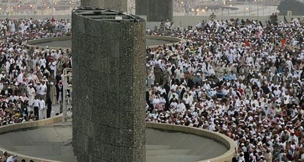 http://www.kricom.id/gambar/berita/2015/09/melempar-jumrah-620x330.jpg