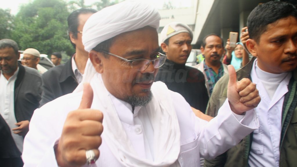 http://www.kricom.id/gambar/berita/2017/02/riziq-saksi-sidang-Ahok-3-1024x576.jpg