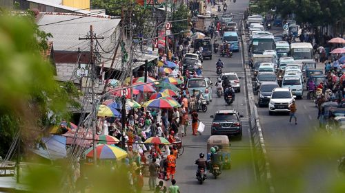 http://www.kricom.id/gambar/berita/2017/11/berita-foto-pkl-biang-semrawutnya-tanah-abang-258565.jpg