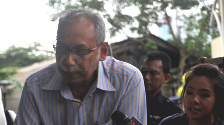 FOTO: Dokter Setnov 'Dibedah' KPK